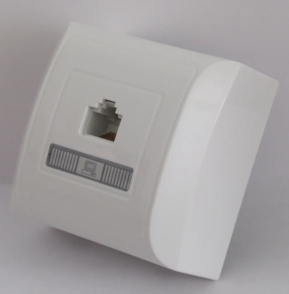 Розетка комп'ютерна 2216 LXL TERRA біла