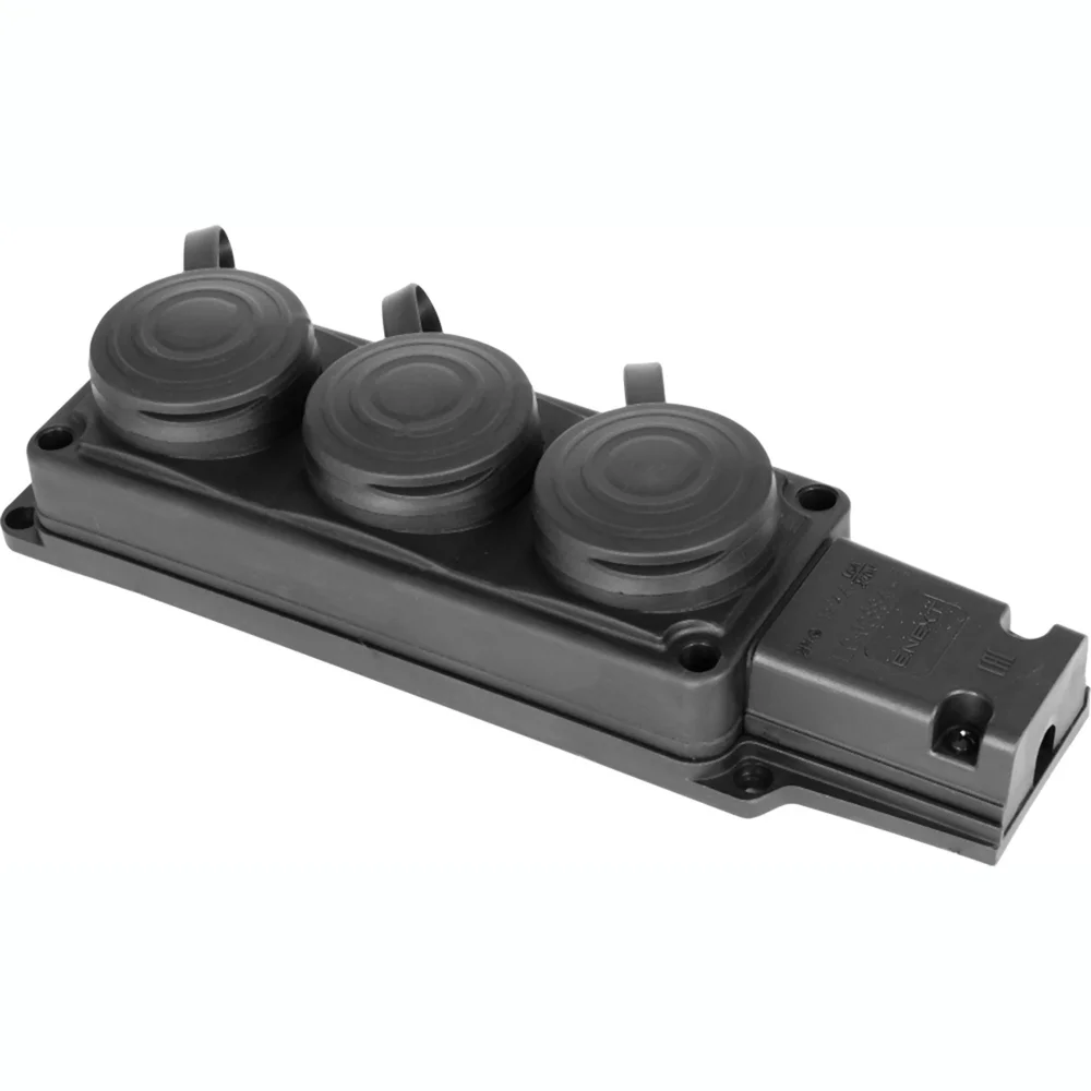 Розетка потрійна з заземленням та захисною кришкою каучукова E.NEXT e.socket.rubber.029.3.16,16А (s9100027)